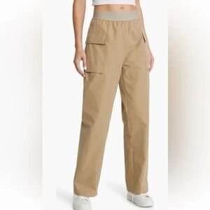 New Essentials Fear Of God  Women’s Cargo Pants Size Medium in Oak